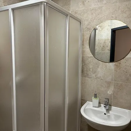 Sidi Einzelzimmer 1 דירה ארפורט